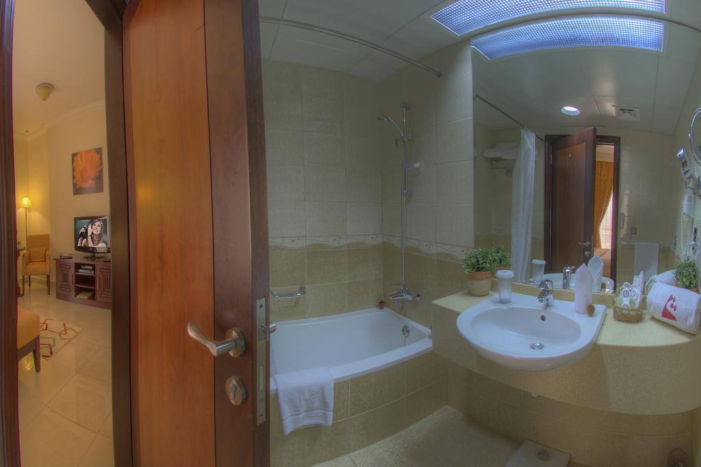 Al Mas Hotel Apartment Dubai Room photo